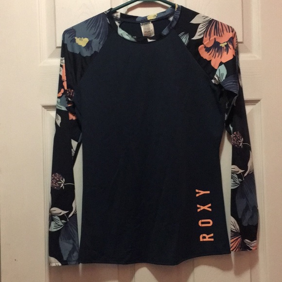Roxy Other - NWOT ROXY WOMENS BOARD/WATER SHIRT SIZE MEDIUM